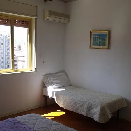 A Tre Passi Dal Centro *