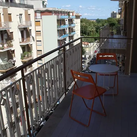 A Tre Passi Dal Centro *