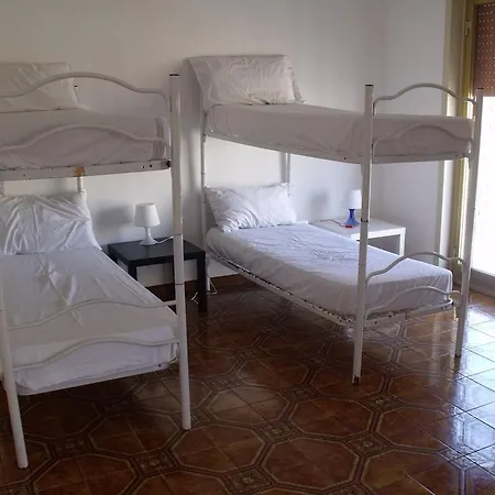 A Tre Passi Dal Centro *