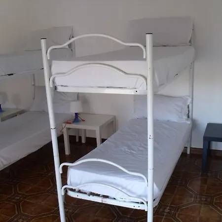 A Tre Passi Dal Centro *