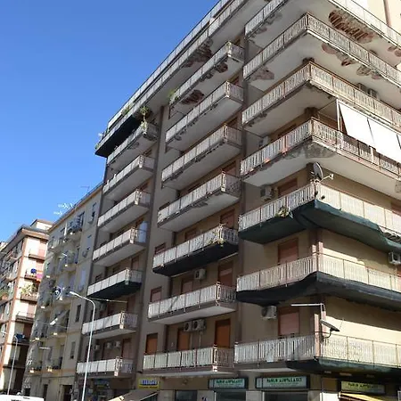 A Tre Passi Dal Centro Pensión Palermo